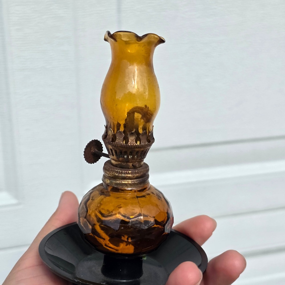 Vtg Home Decorative Products Amber Glass Miniature Oil Lamp hurricane ruffle - Picture 12 of 15